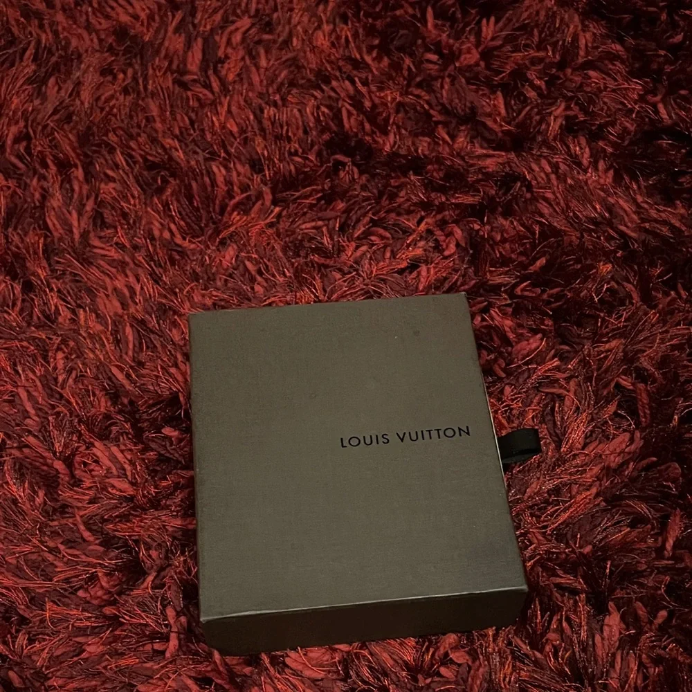 Louis‎ Vuitton Black and Cream Gift Box